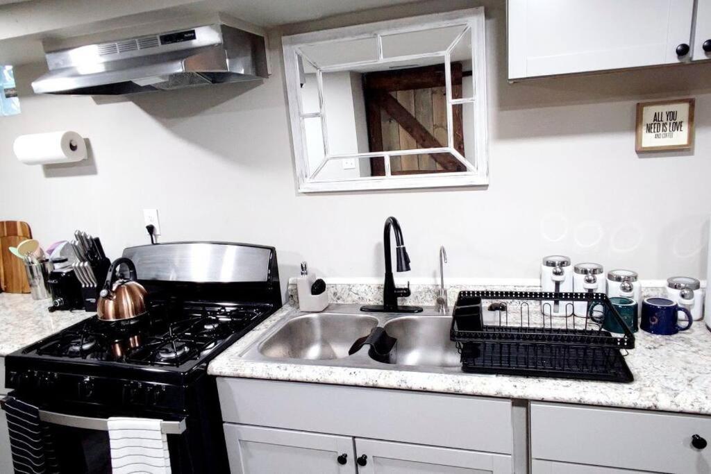Spacious Suite Close To Downtown Indy/ King Bed Indianapolis Exterior foto