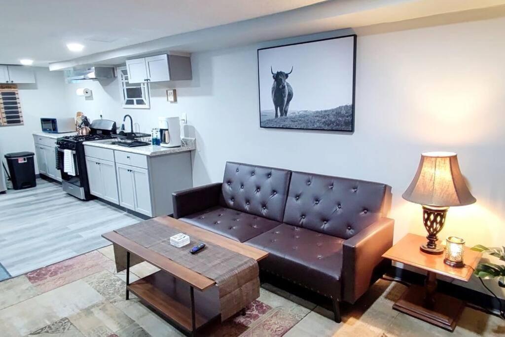 Spacious Suite Close To Downtown Indy/ King Bed Indianapolis Exterior foto