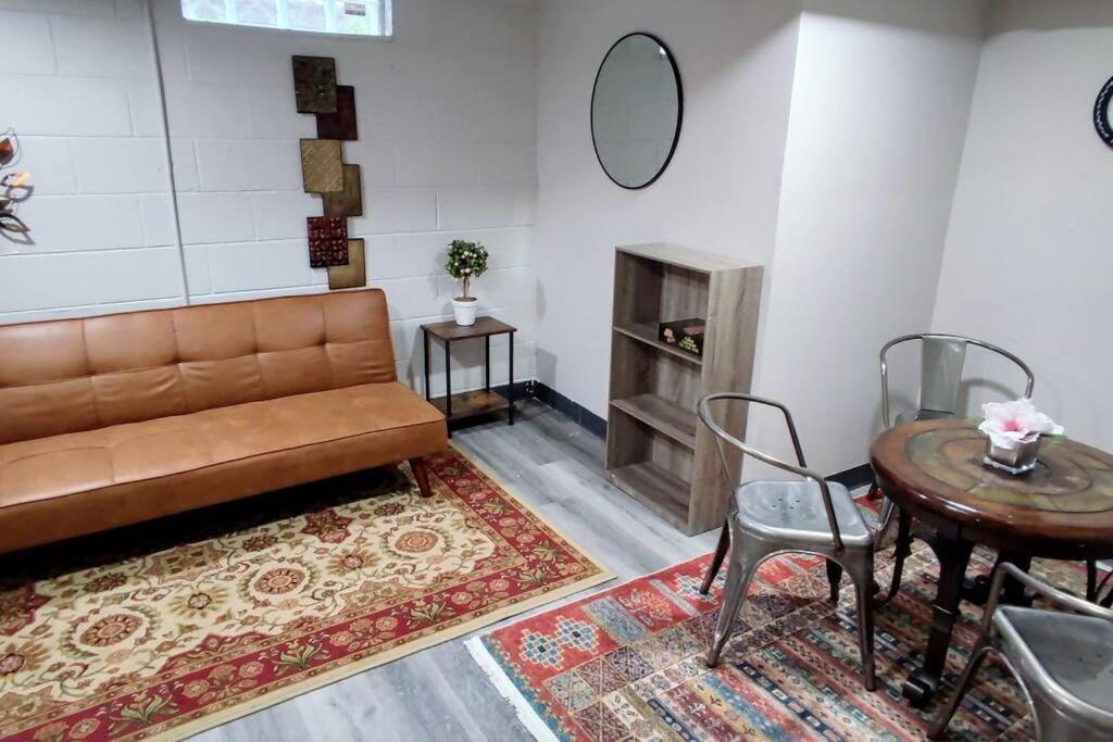 Spacious Suite Close To Downtown Indy/ King Bed Indianapolis Exterior foto
