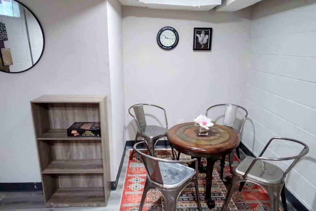 Spacious Suite Close To Downtown Indy/ King Bed Indianapolis Exterior foto